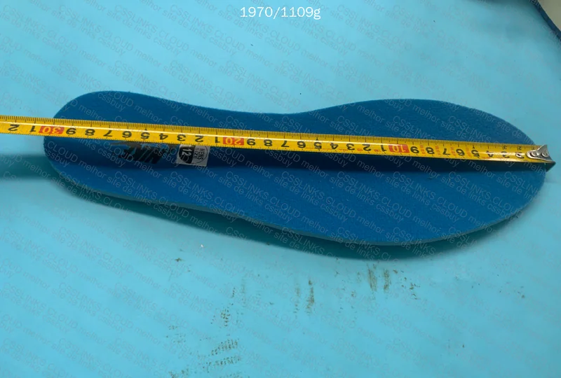 Travis AJ1 low fragment 4