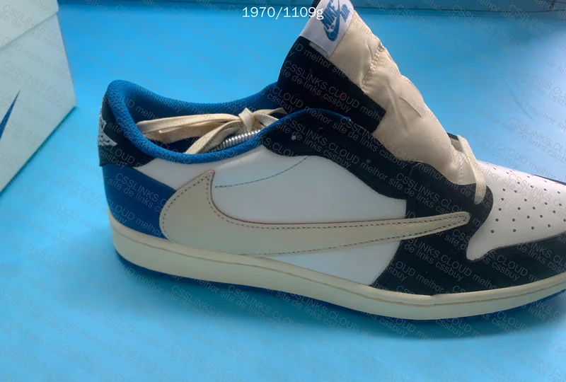 Travis AJ1 low fragment 5