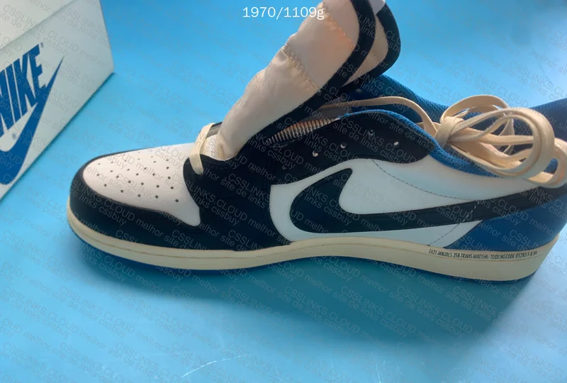Travis AJ1 low fragment 6