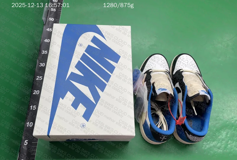 Travis AJ1 Low Fragment - LJR 3