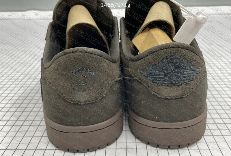 Travis Low - Velvet Brown 2