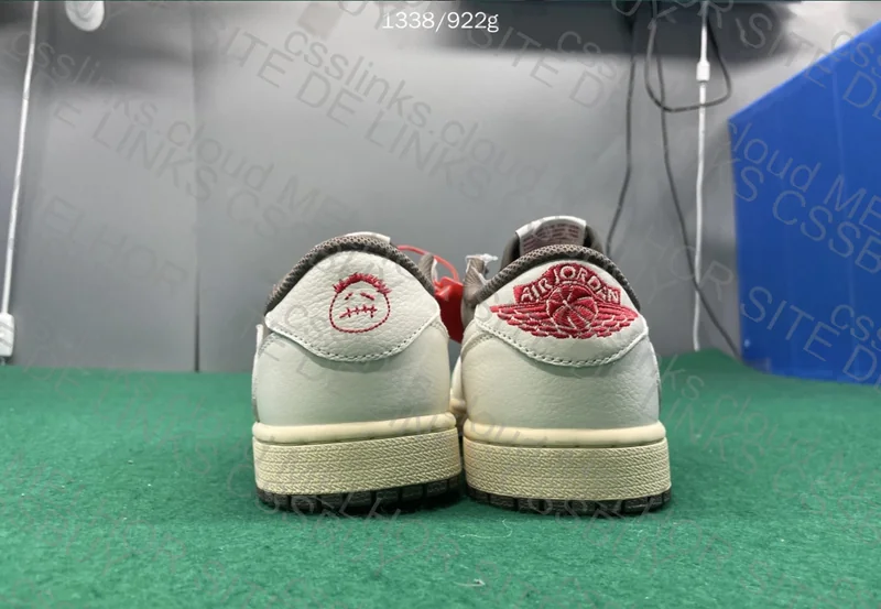 Travis Mocha 3