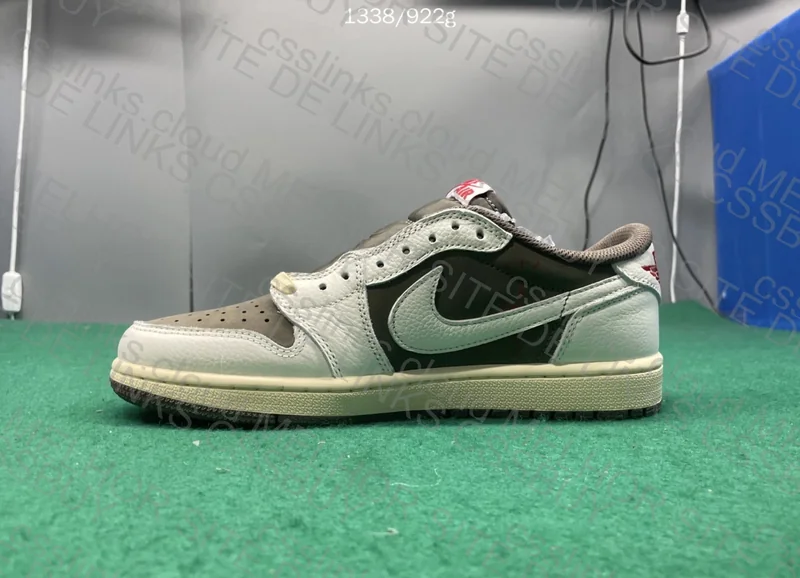 Travis Mocha 4