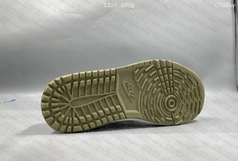 Travis Scoot x Air Jordan 1 Low Golf 6