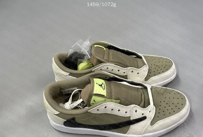 Travis scot aj1 golf