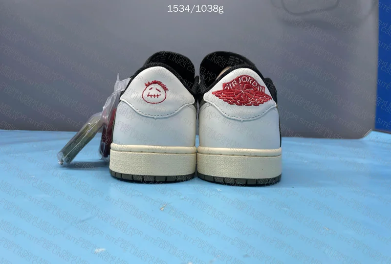 TRAVIS SCOT JORDAN OLIVE 3