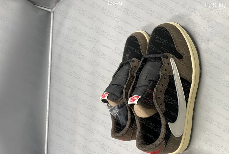 Travis Scott 1 Low Dark Mocha 2