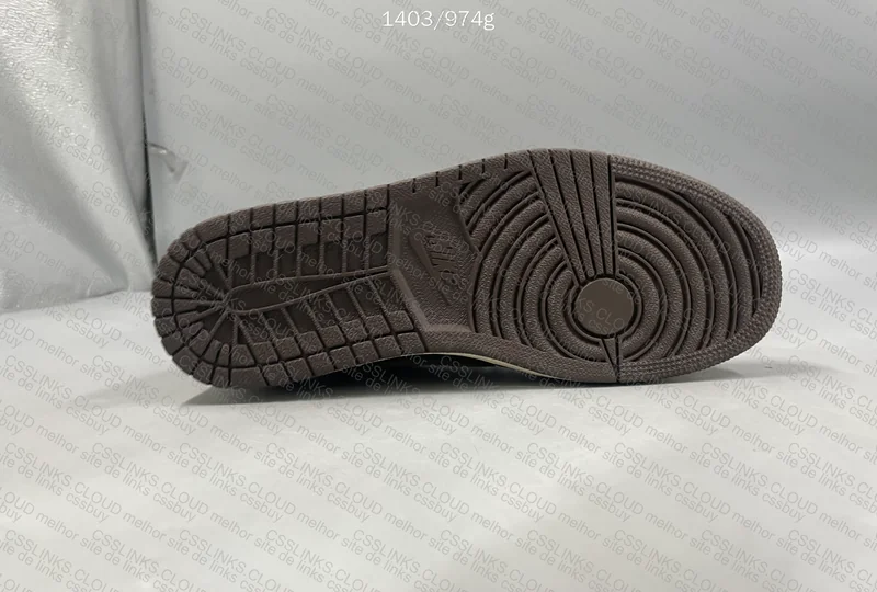 Travis Scott - Air Jordan 1 Dark Mocha 4