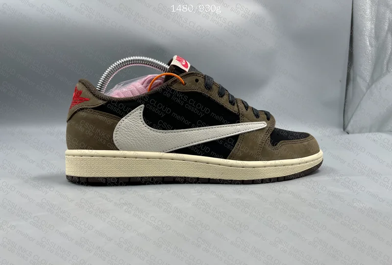 Travis Scott - Air Jordan 1 Low Mocha 4