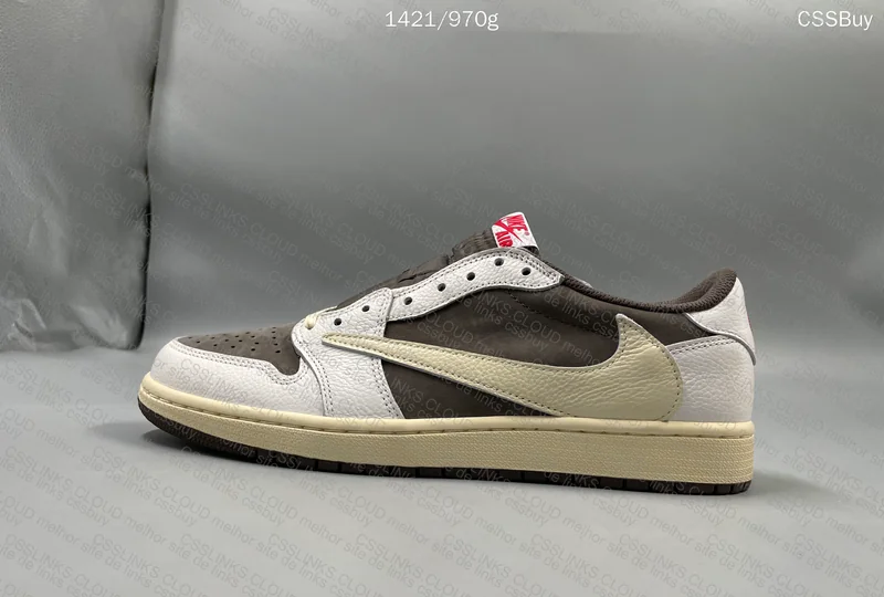Travis Scott Air jordan 1 low Reverse Mocha 9