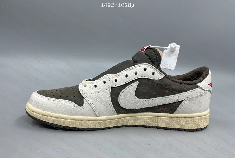 Travis Scott - Air Jordan 1 Low Reverse Mocha 3