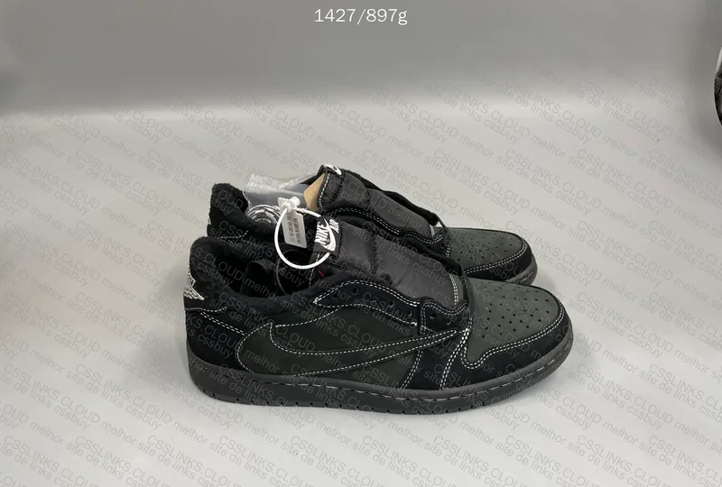 Travis Scott black phantom 4