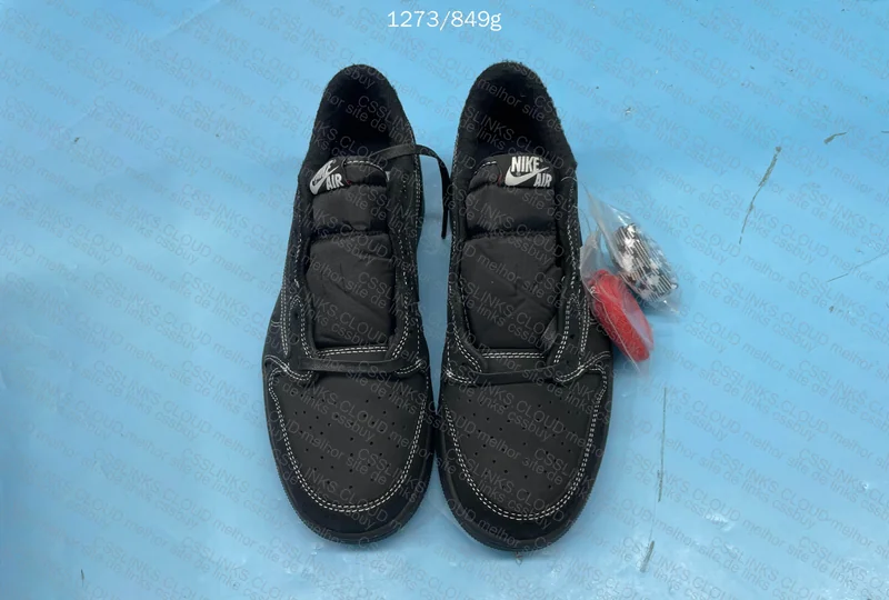 Travis Scott Black Phantom