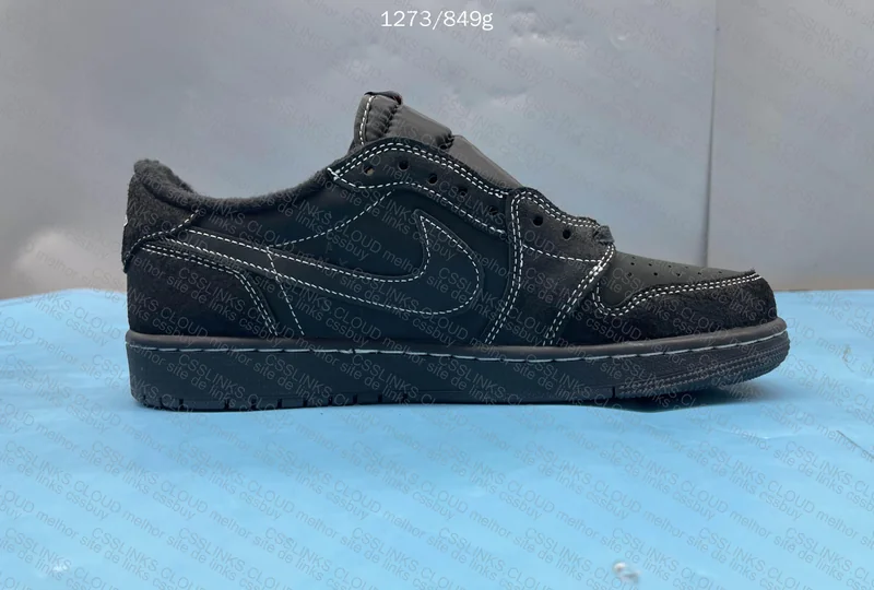 Travis Scott Black Phantom 5