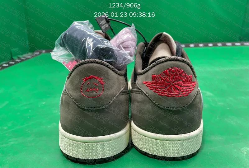 Travis Scott Dark Mocha