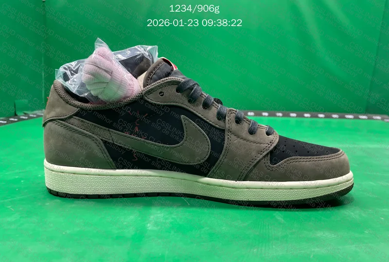 Travis Scott Dark Mocha 2