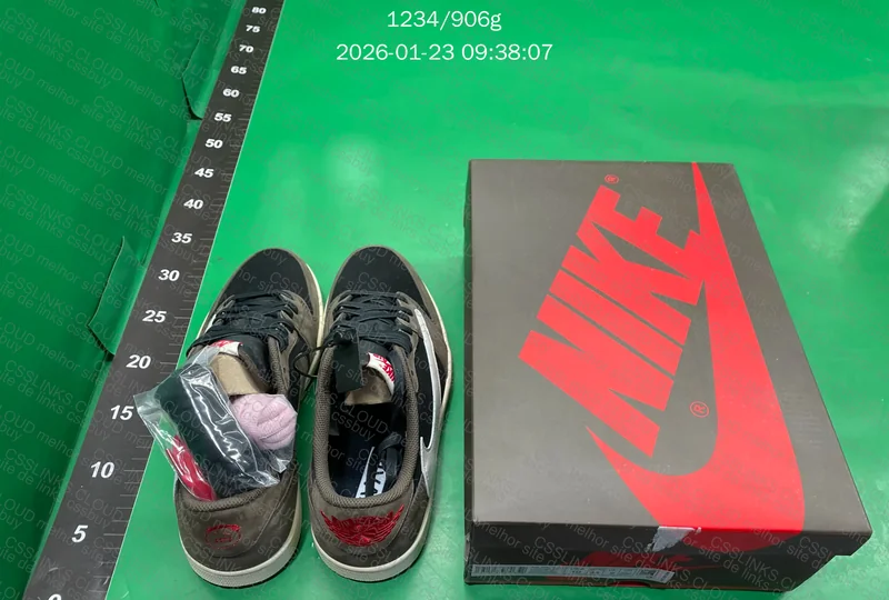 Travis Scott Dark Mocha 4