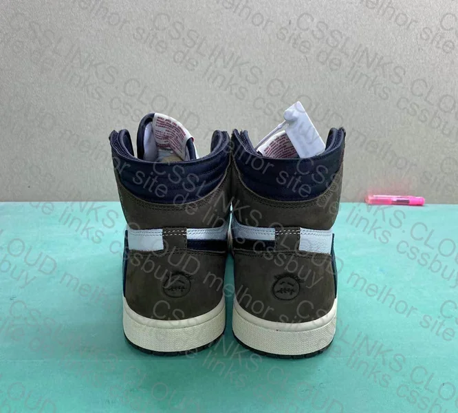 Travis Scott Jordan 1 High Mocha 2