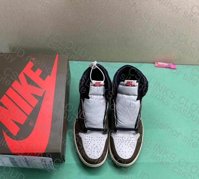Travis Scott Jordan 1 High Mocha 3