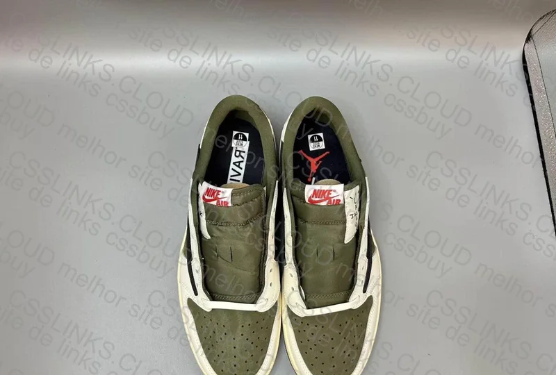 Travis Scott Medium Olive 2
