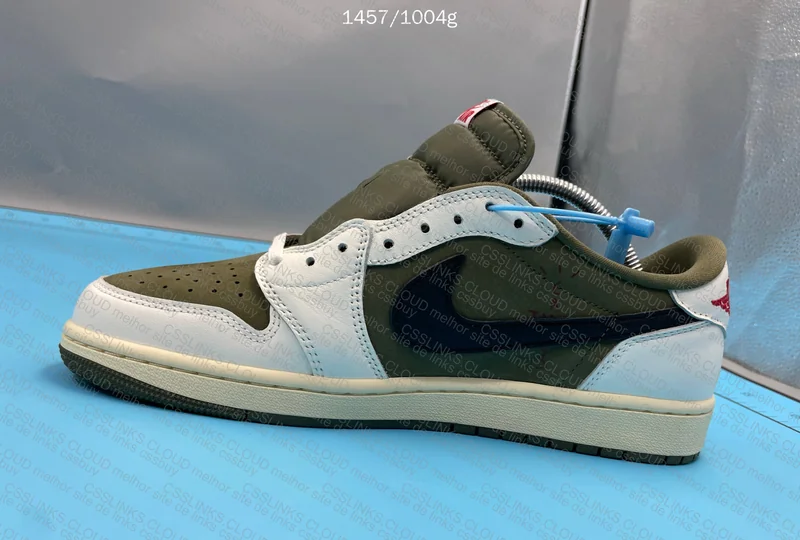 Travis Scott Medium Olive 4