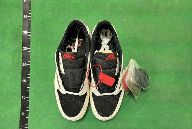 Travis Scott Olive
