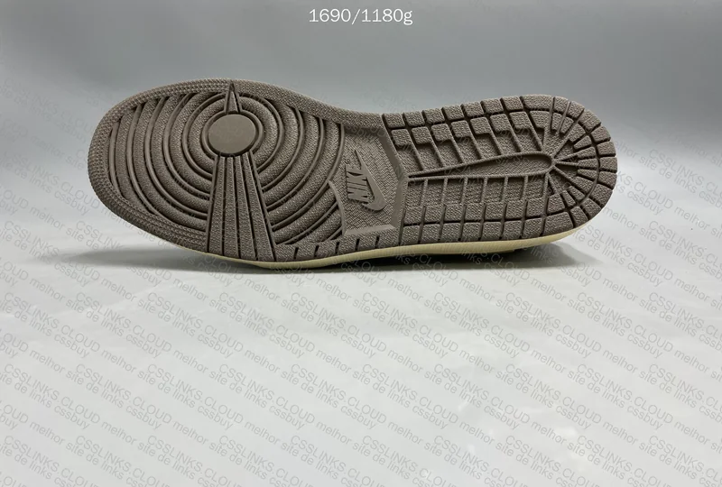 Travis Scott reverse mocha 3