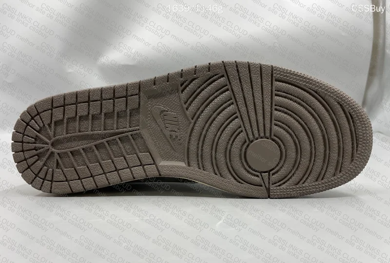Travis Scott Reverse Mocha (ZOK) 11