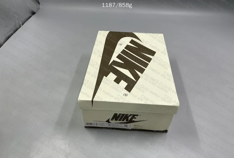 Travis Scott x Air Jordan 1 Black Olive 10
