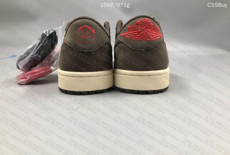 Travis Scott x Air Jordan 1 Dark Mocha 4