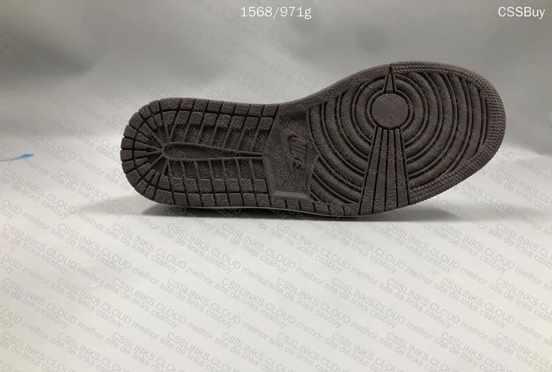 Travis Scott x Air Jordan 1 Dark Mocha 7