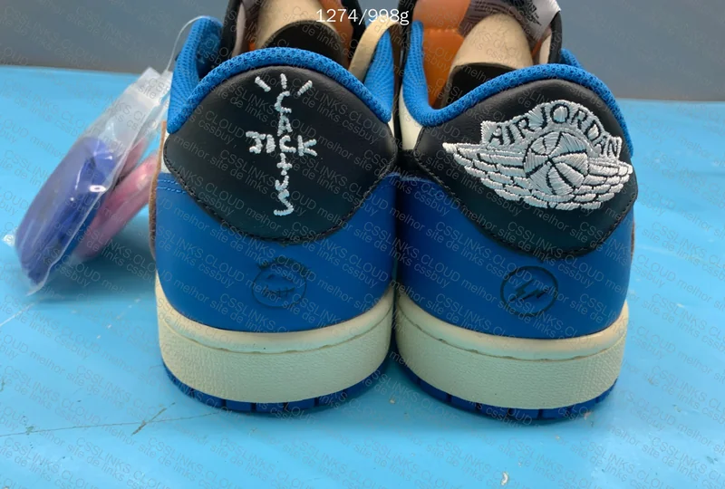 Travis Scott x Air Jordan 1 Fragment 3