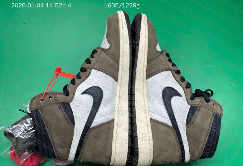 Travis Scott X Air Jordan 1 High Mocha 3