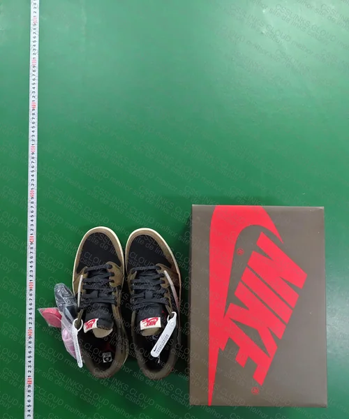 Travis Scott x Air Jordan 1 Low