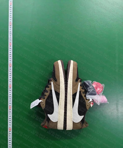 Travis Scott x Air Jordan 1 Low 5
