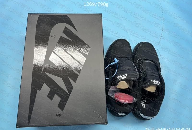 Travis Scott x Air Jordan 1 Low Black