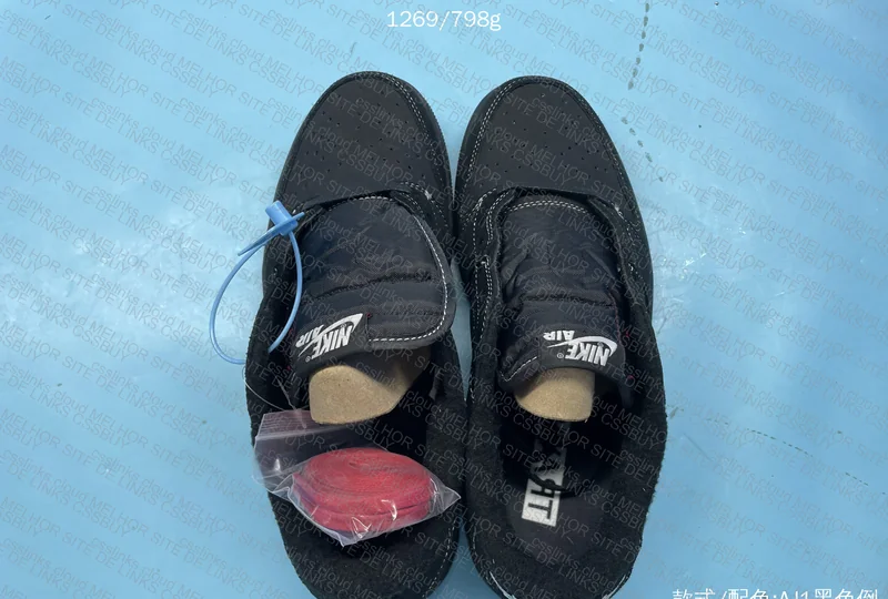 Travis Scott x Air Jordan 1 Low Black 2