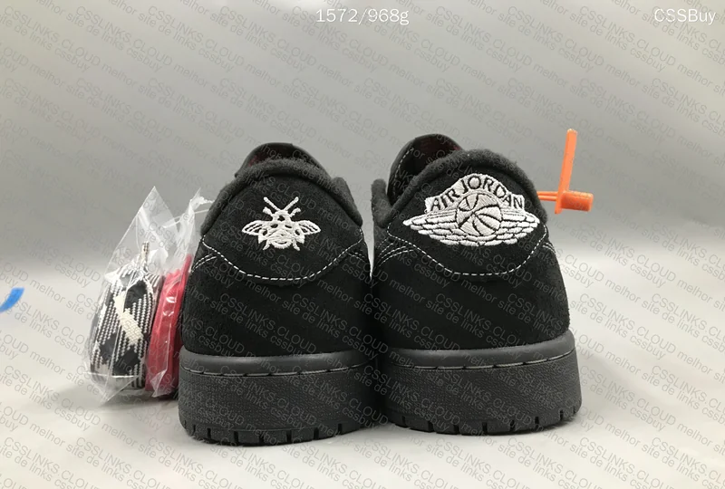 Travis Scott x Air Jordan 1 Low Black Phantom 2