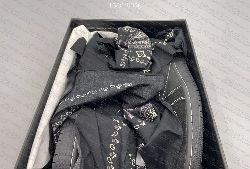 Travis Scott x Air Jordan 1 Low Black Phantom 3