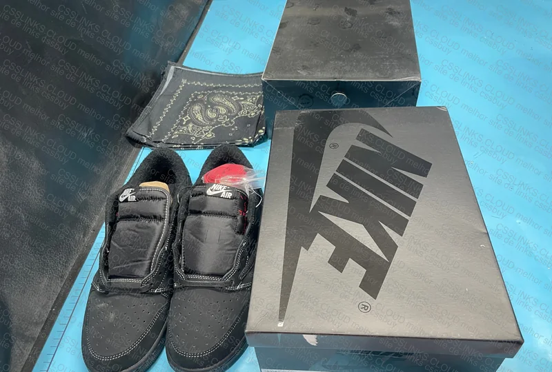 Travis Scott x Air Jordan 1 Low Black Phantom