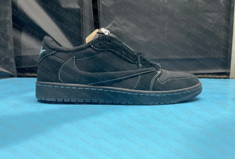 Travis Scott x Air Jordan 1 Low Black Phantom 2