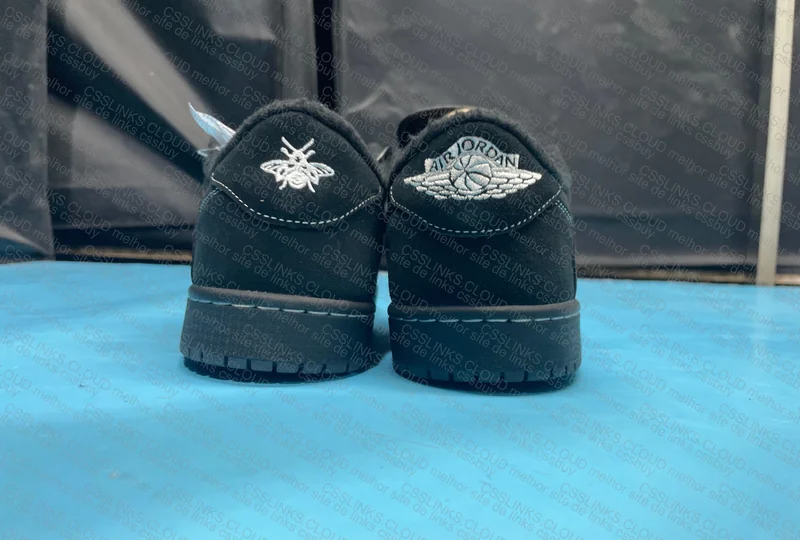 Travis Scott x Air Jordan 1 Low Black Phantom 4