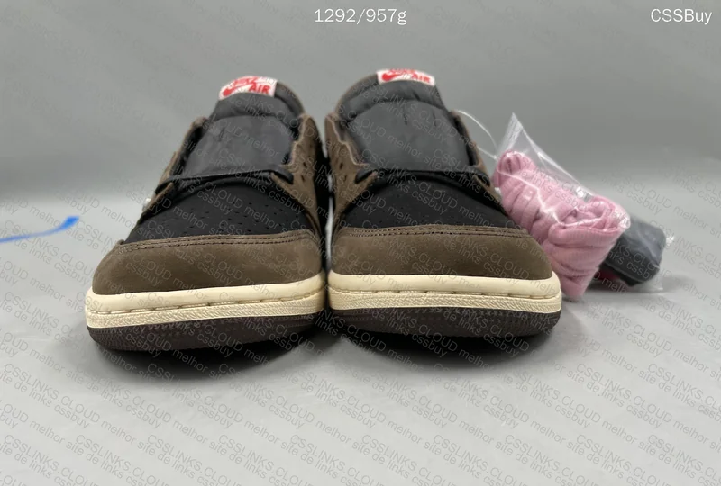 Travis Scott x Air Jordan 1 Low - Dark Mocha (FK B) 6