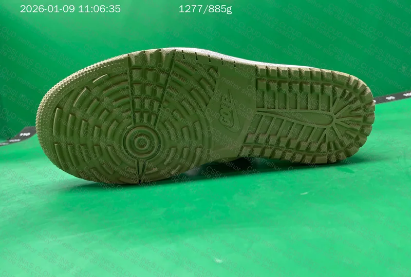 Travis Scott x Air Jordan 1 Low Golf Neutral Olive