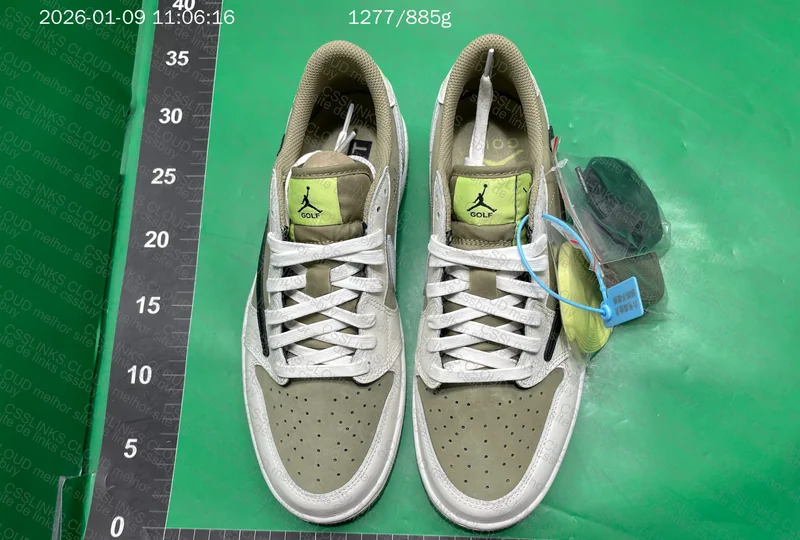 Travis Scott x Air Jordan 1 Low Golf Neutral Olive 3