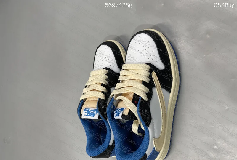 Travis Scott x Air Jordan 1 Low KIDS