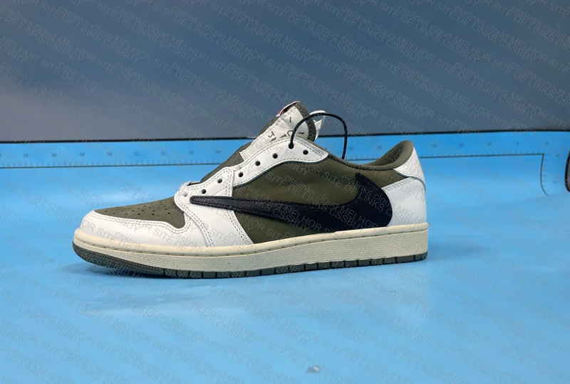 Travis Scott x Air Jordan 1 Low Medium Olive 2