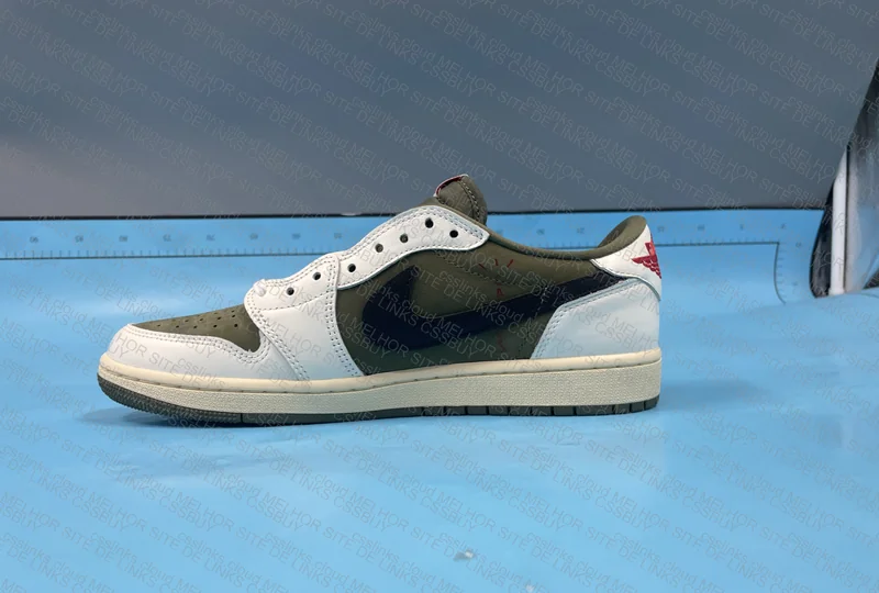 Travis Scott x Air Jordan 1 Low Medium Olive 4
