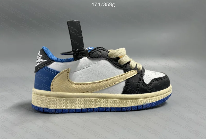 Travis Scott x Air Jordan 1 Low (mini Travinho) 3