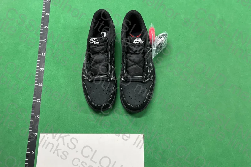 Travis Scott x Air Jordan 1 Low OG Black Phantom 3